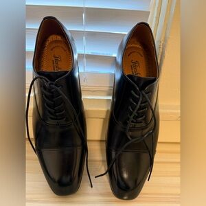 Florsheim Classic Black Leather Oxfords/Dress Shoes With Memory Foam Inserts